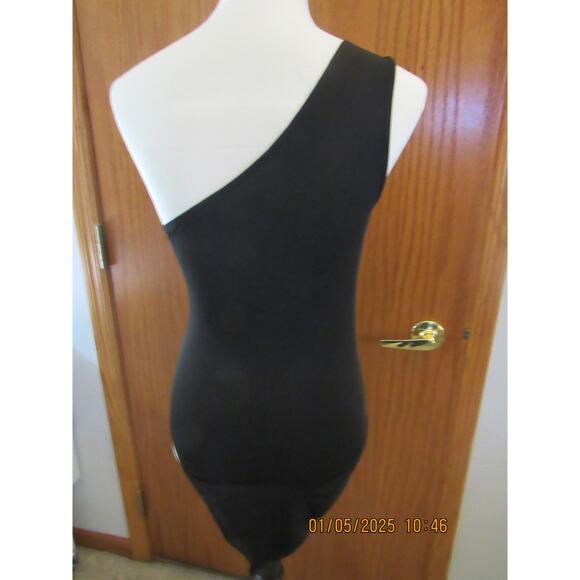 Asymmetrical One-Shoulder Bodysuit – Size Large - Picture 3 of 3
